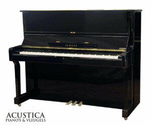 Yamaha U1 piano